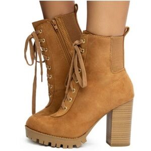 New Look Women’s SZ 9/40 Tan Lace Up Heeled Boots Booties Block Hiker Love Sole